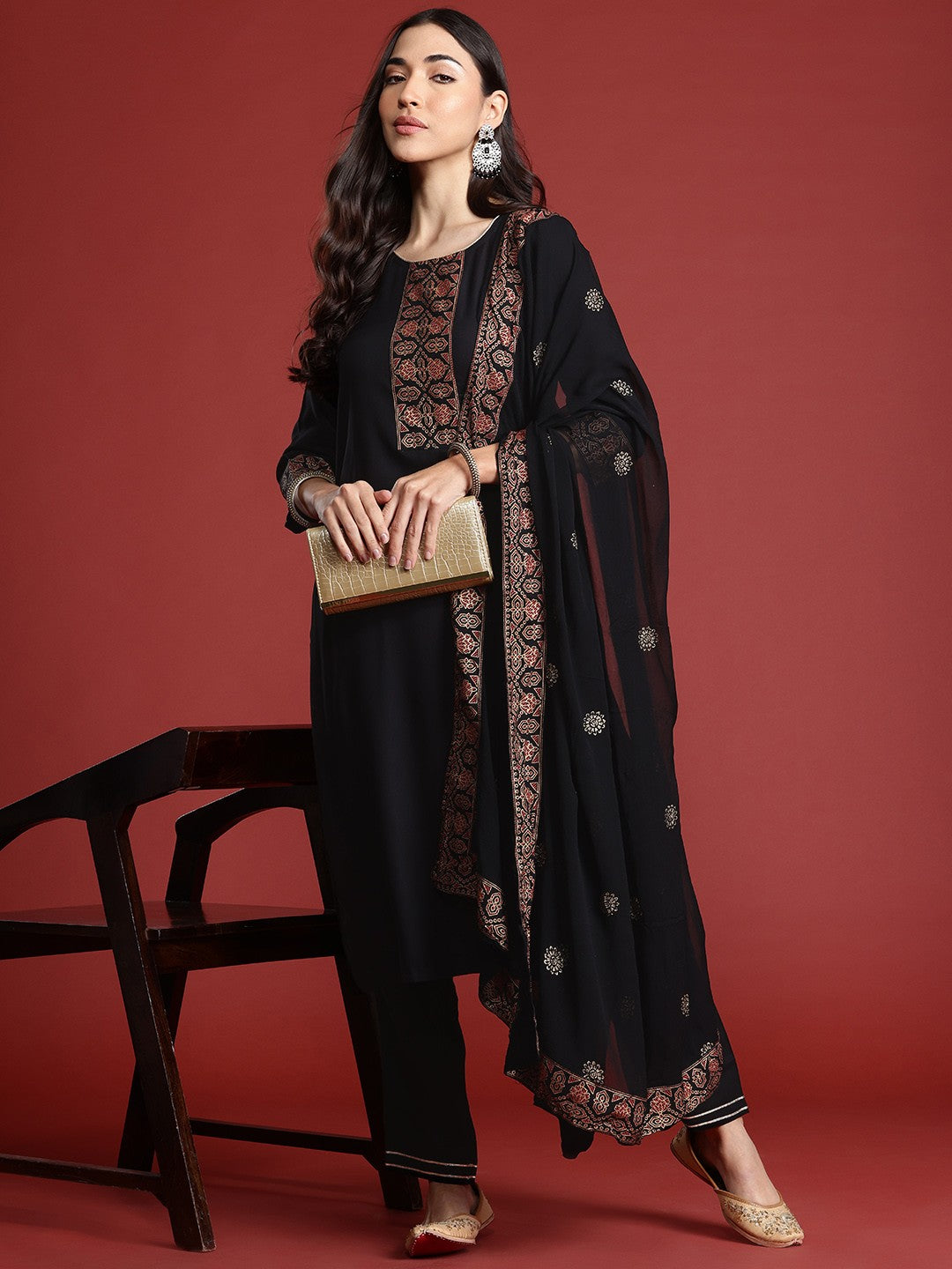 Black Ethnic Motifs Printed Straight Kurta with Trousers & Dupatta