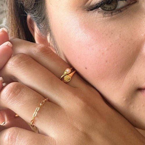 shell signet ring