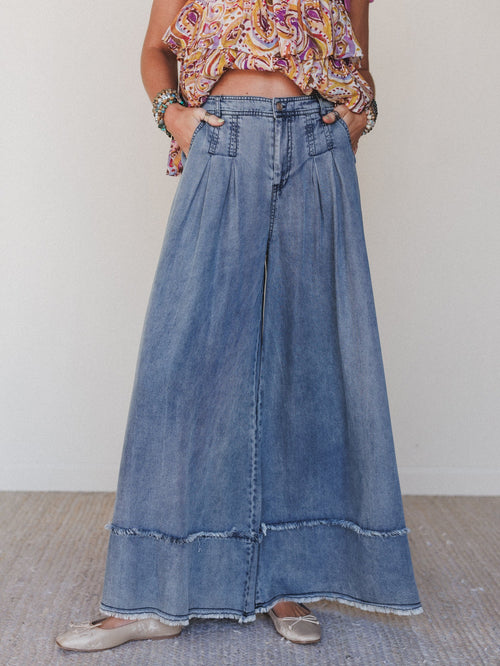 Far Out Wide Leg Jeans - Washed Denim