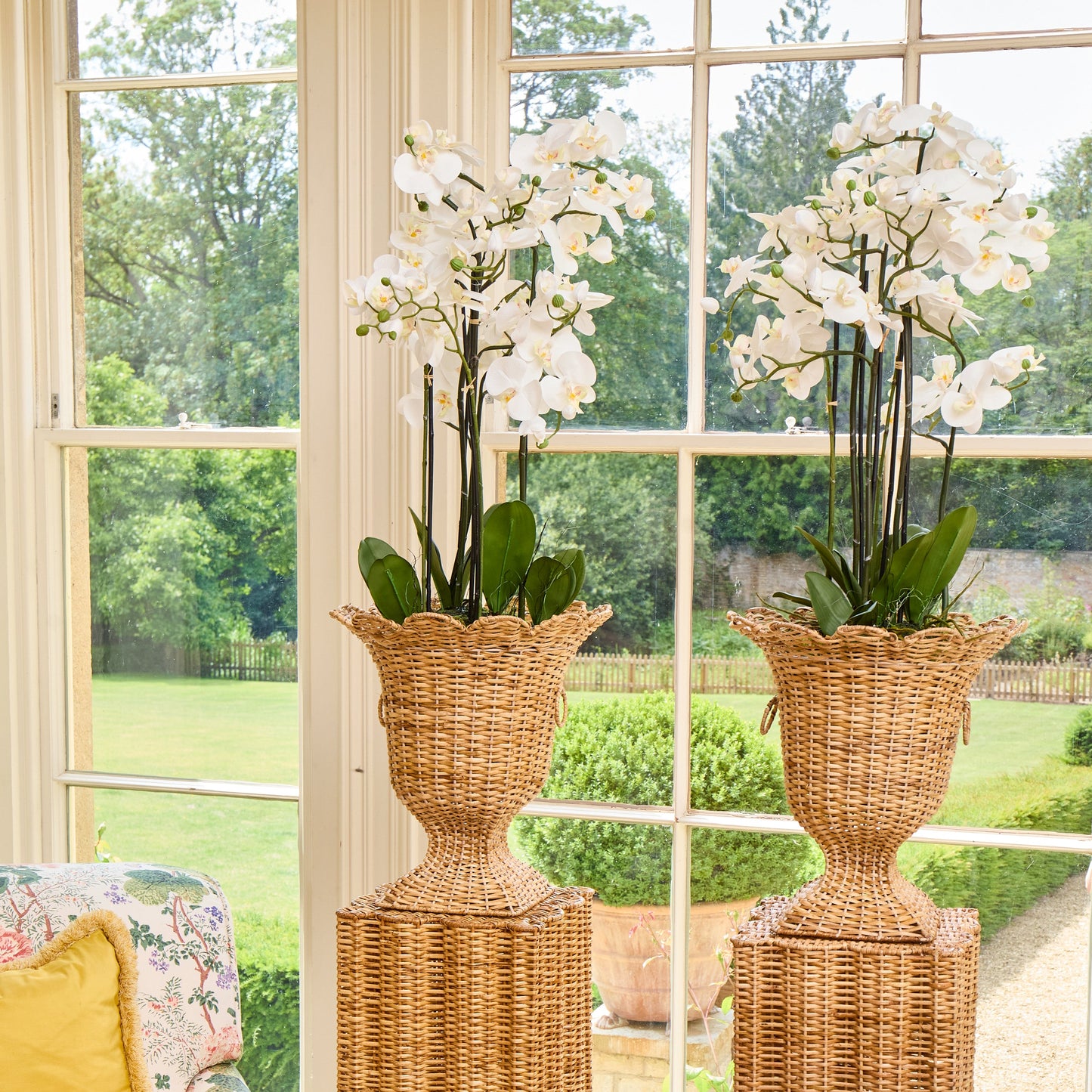 Liliana Scalloped Rattan Urn & Pedestal