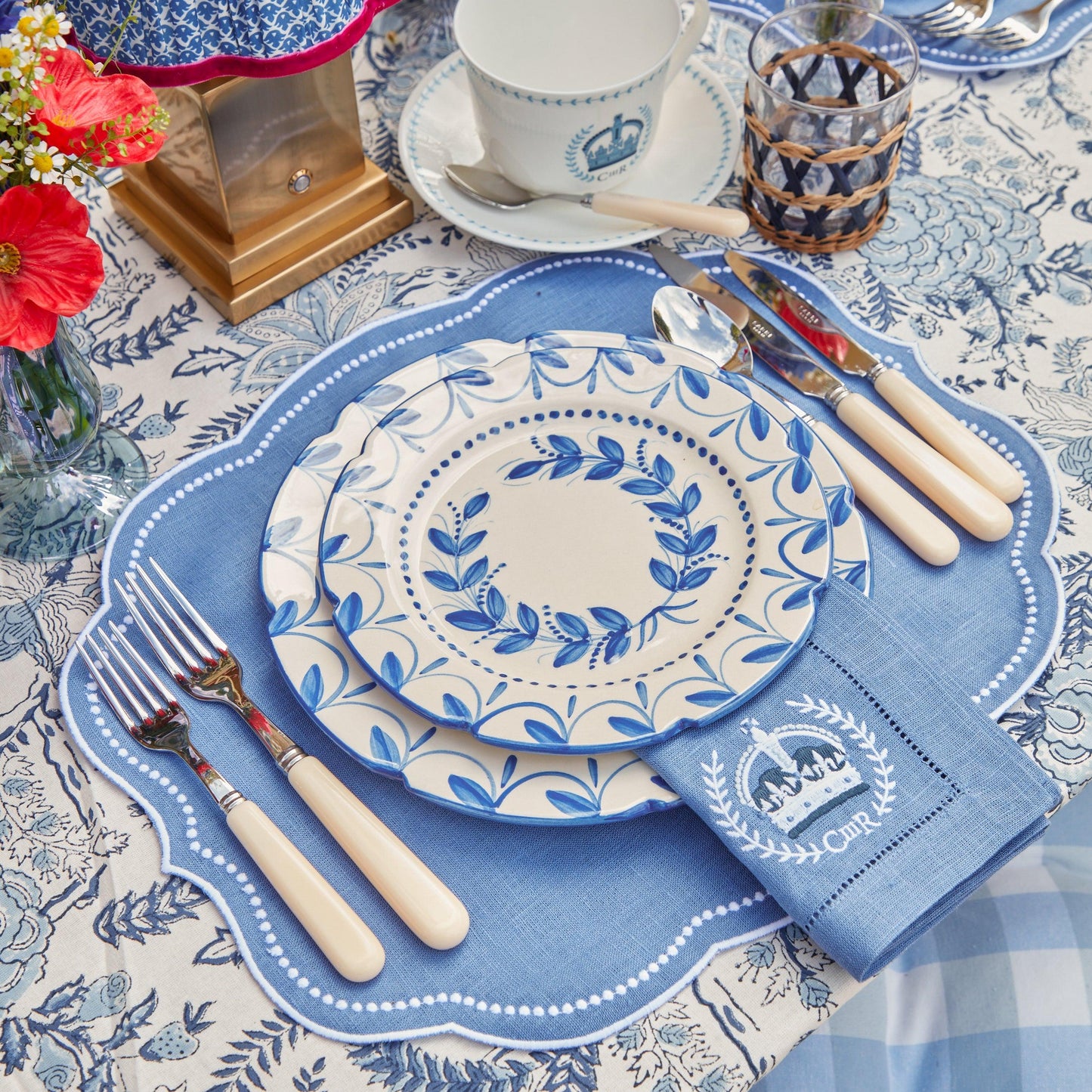 Elizabeth Blue Garland Dinner Plate