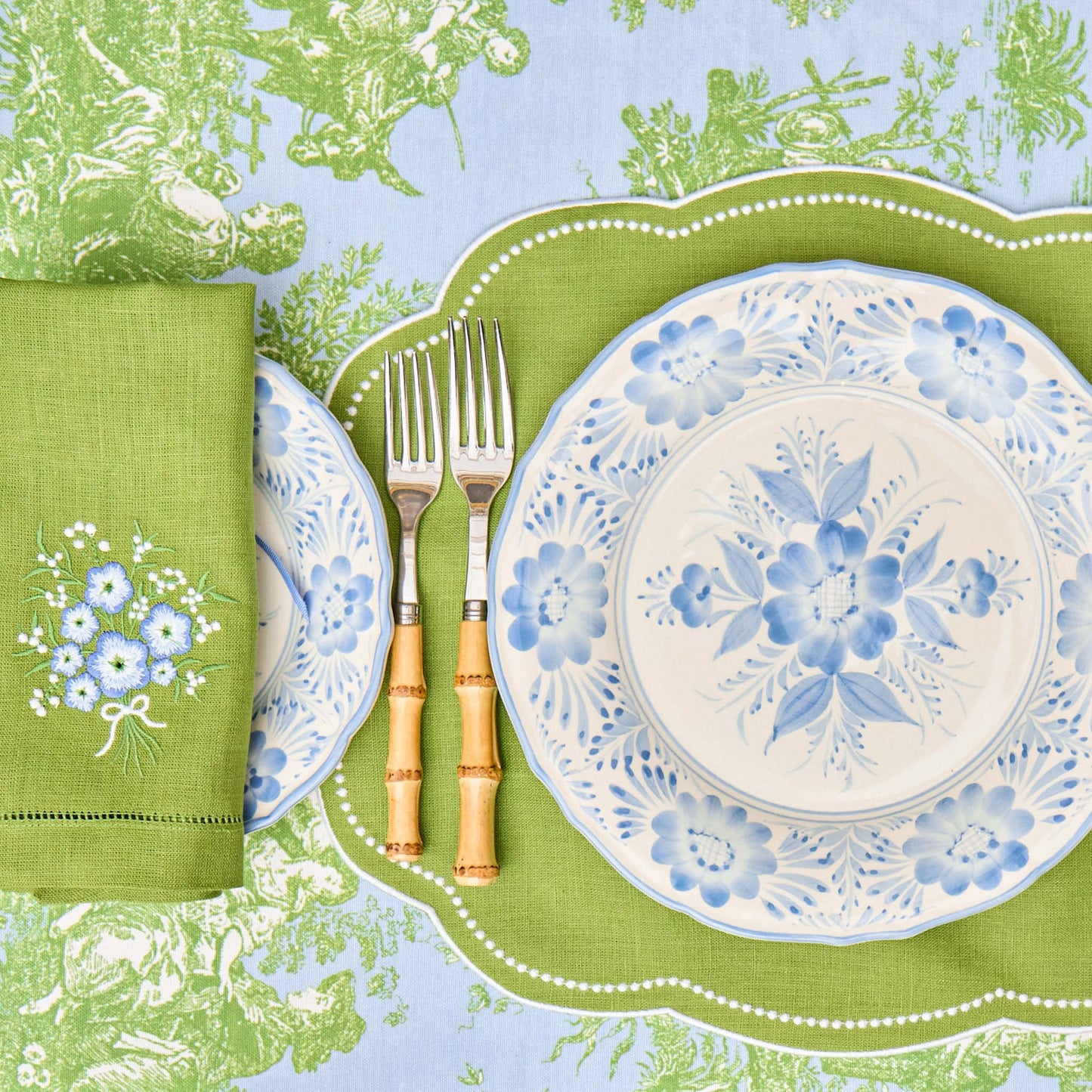 Green Floral Embroidered Linen Napkins (Set of 4)