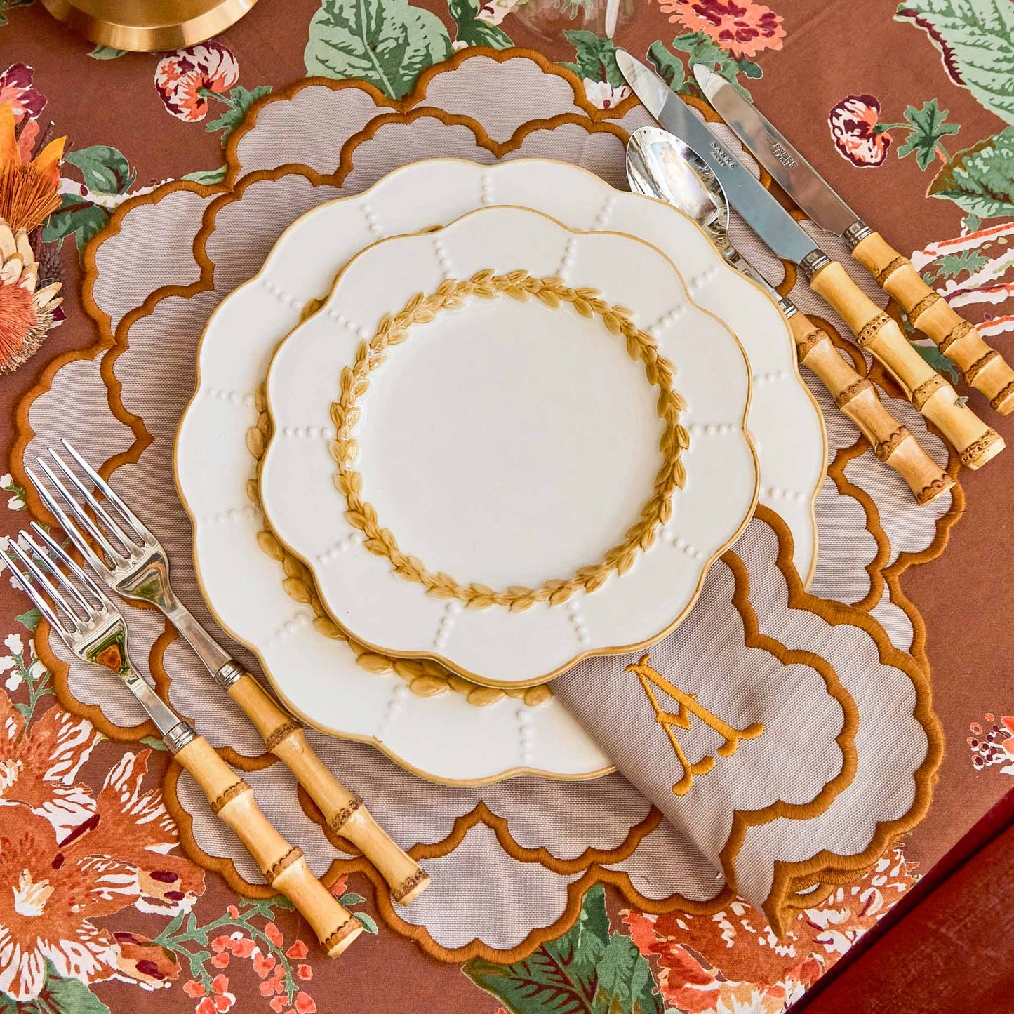 Putty Laurel Dinner Plates (Set of 4)