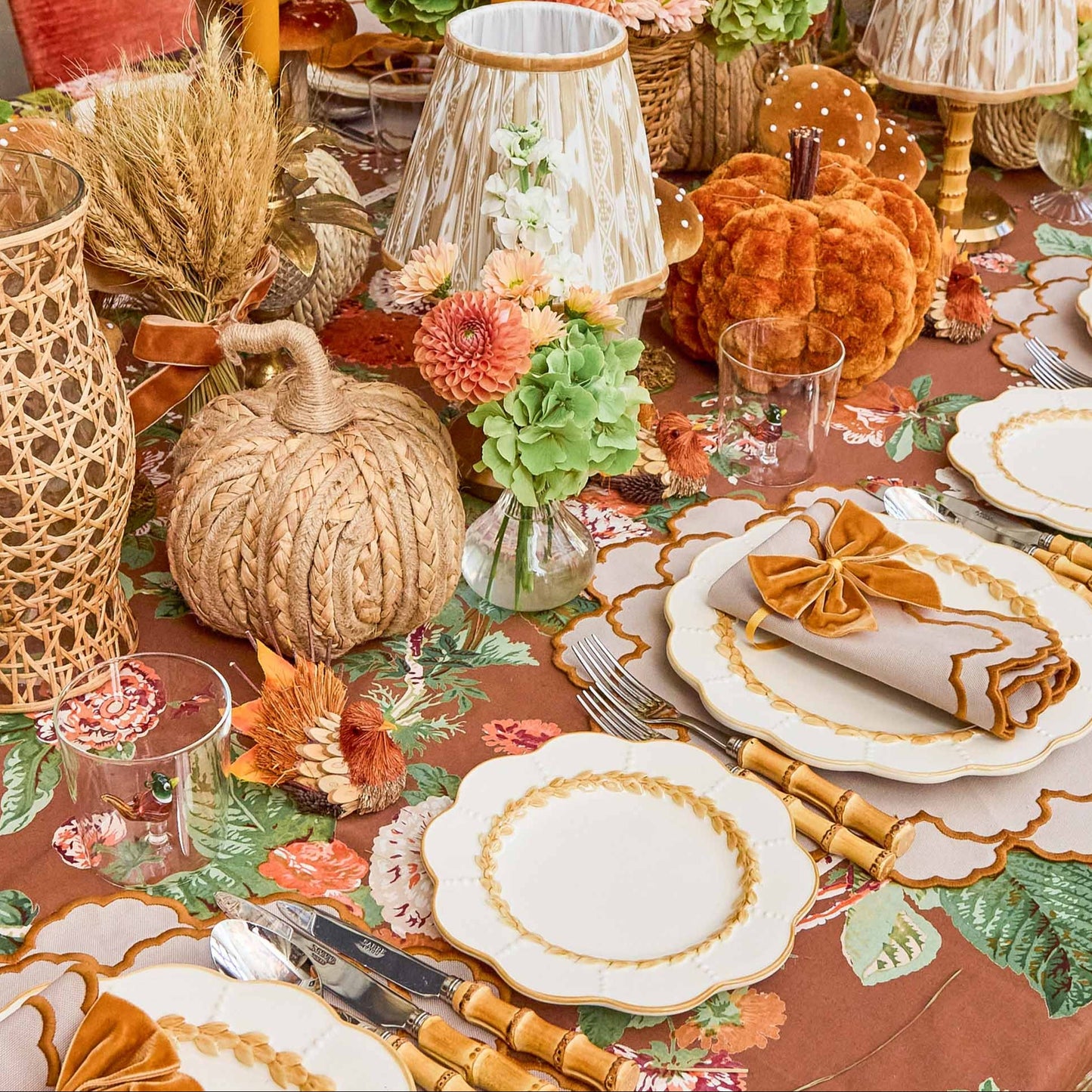 Putty Laurel Dinner Plates (Set of 4)