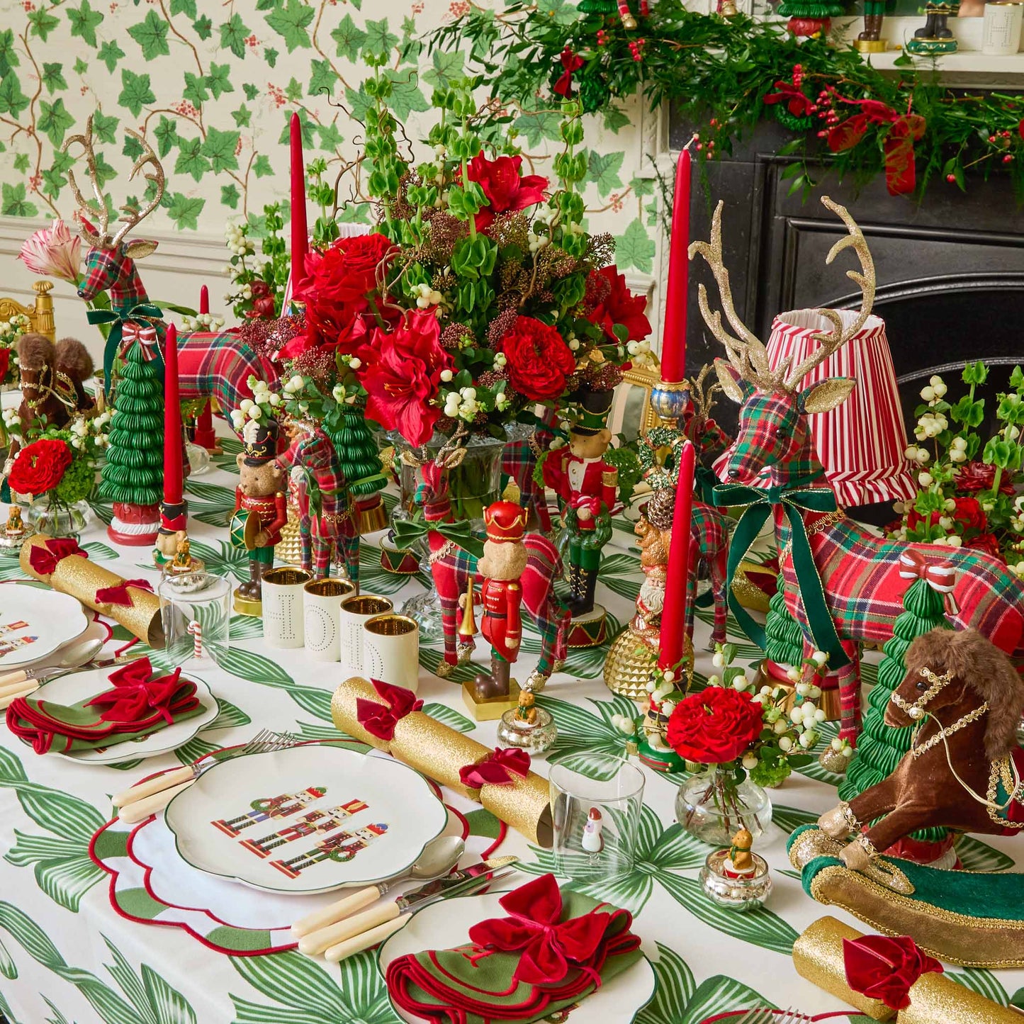 Candycane Green & Red Placemats & Napkins (Set of 4)