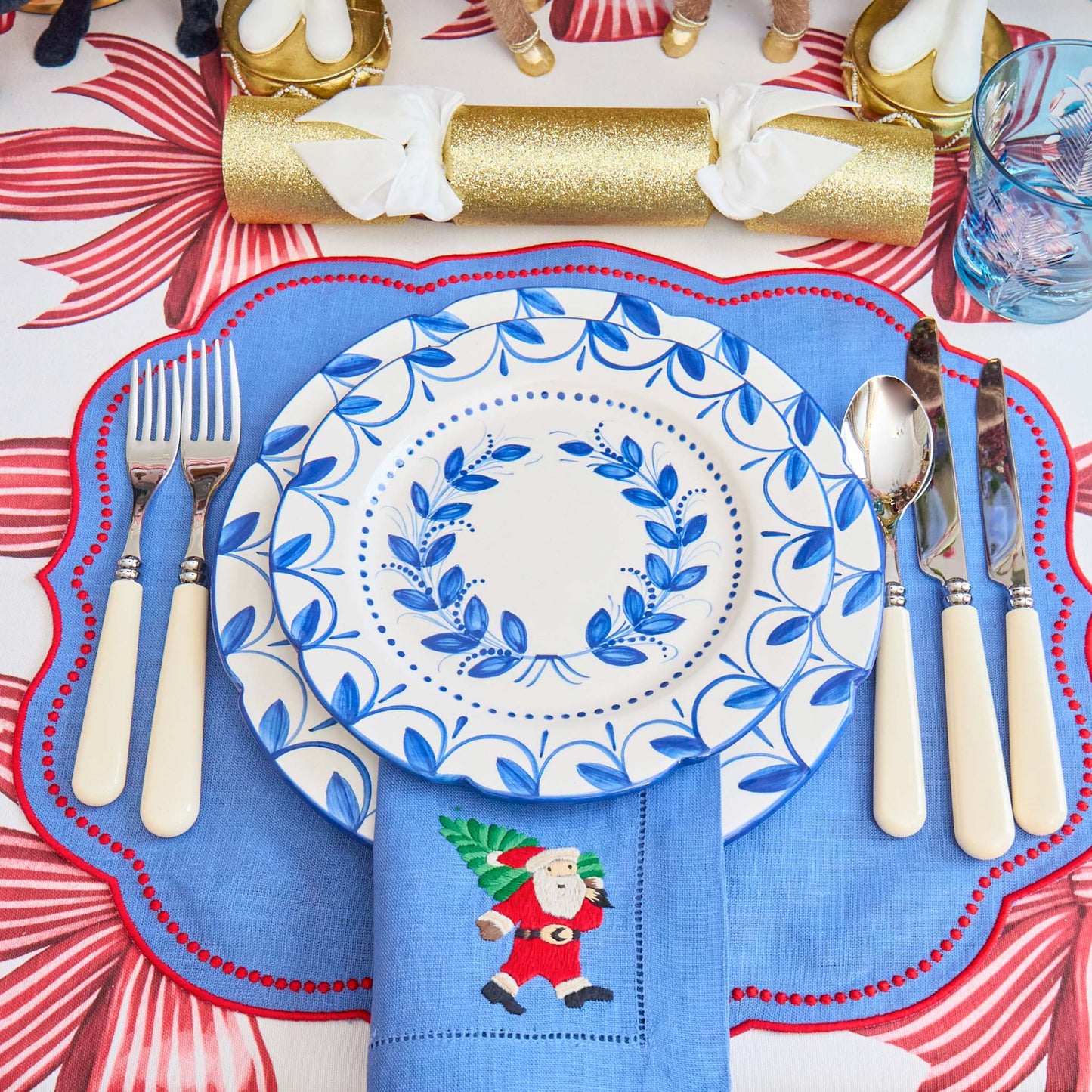 Elizabeth Blue Garland Starter Plate