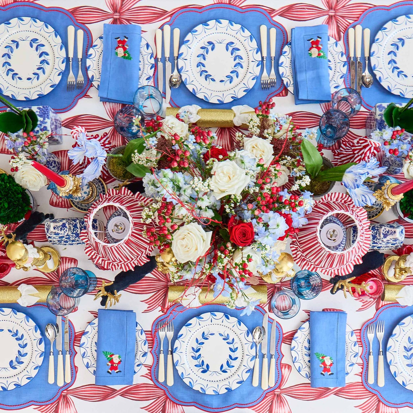 Elizabeth Blue Garland Starter Plate