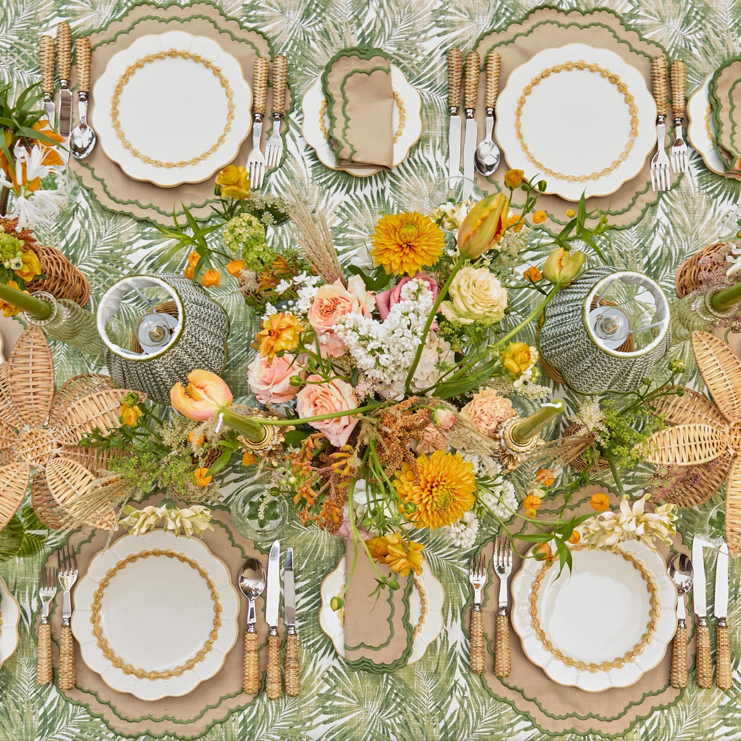Putty Laurel Dinner Plates (Set of 4)