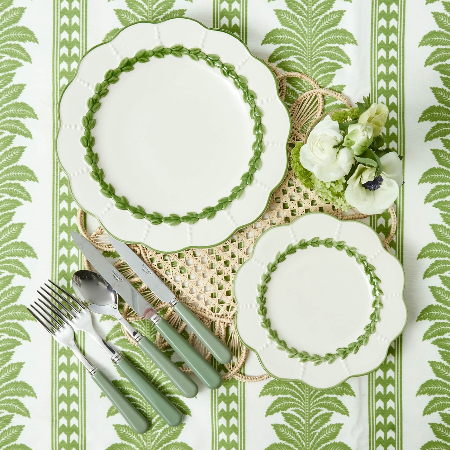 Green Laurel Dinner Plates (Set of 4)