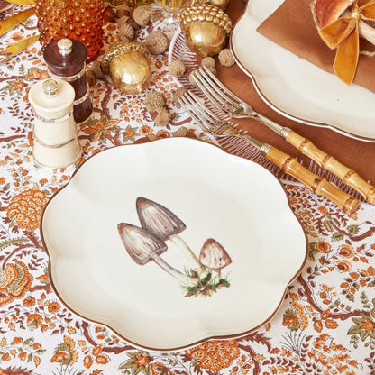 Scalloped Mushroom Starter Plate (Grey)